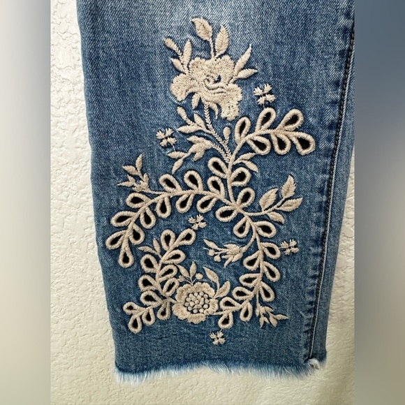 Johnny Was Samira Eyelet Baby Boot Jeans Embroidered - Picture 4 of 6